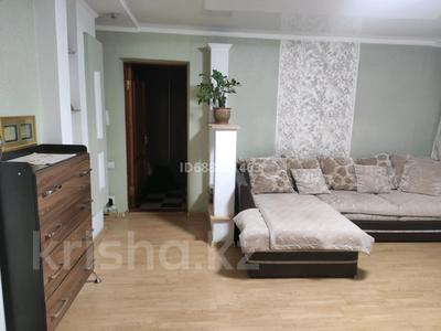 3-бөлмелі пәтер, 70 м², 6/9 қабат, Шакарима 42 — Дом находится возле остановки Агентство, магазина Черемушки, бағасы: 32 млн 〒 в Семее