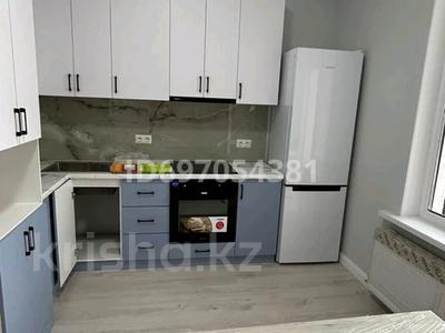 2-бөлмелі пәтер, 70 м², 16/25 қабат ай сайын, Туран 43/3, бағасы: 300 000 〒 в Астане, Есильский р-н