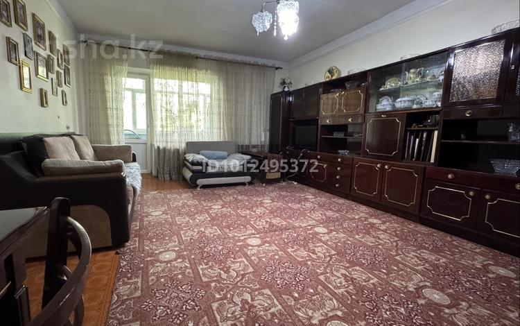 3-комнатная квартира · 70.5 м² · 4/4 этаж, Казыбек би — улица казыбек би , напротив парка Кайрата Рыскулбекова за 40 млн ₸ в Таразе — фото 2