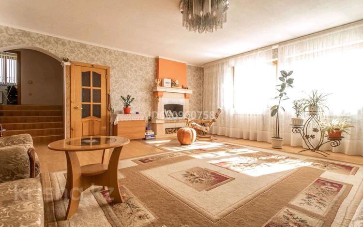 Отдельный дом · 5 комнат · 250 м² · 8 сот., Комсомольская 50 — Пушкина,Ишимская за ~ 54.9 млн ₸ в Петропавловске — фото 2