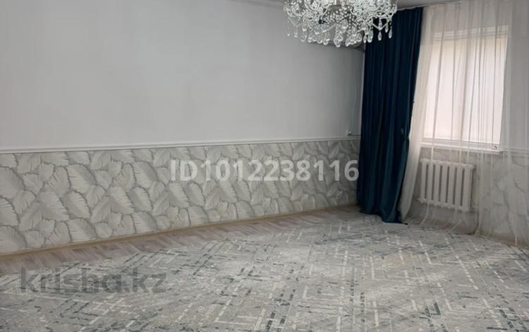 Отдельный дом · 5 комнат · 160 м², пгт Балыкши, Білге қаған 7 за 200 000 ₸ в Атырау — фото 2