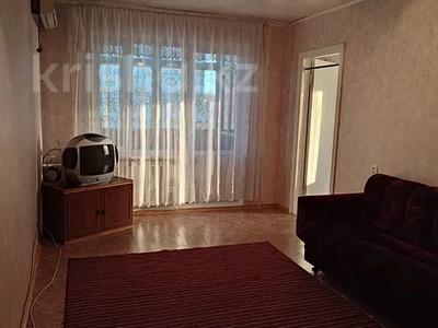 2-комнатная квартира, 50 м², 5/5 этаж помесячно, Достык 23 за 100 000 〒 в Талдыкоргане