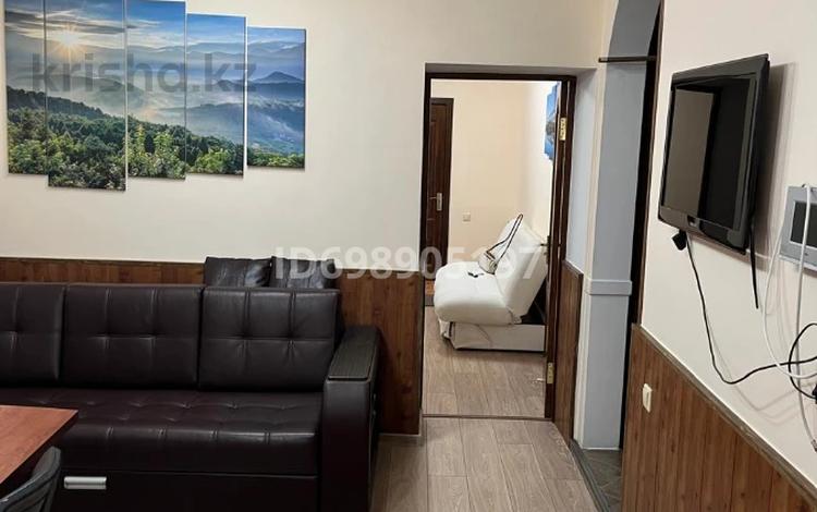 Офисы, кабинеты и рабочие места · 45 м² за 250 000 ₸ в Актобе, мкр Жилгородок — фото 2
