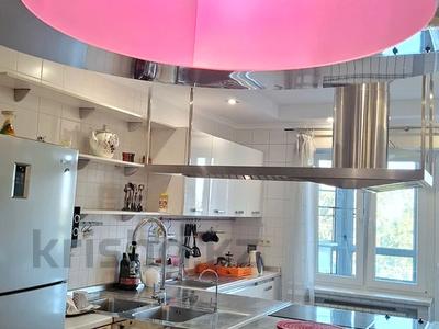 4-бөлмелі пәтер · 160 м² · 7/9 қабат, Достык, бағасы: 800 000 ₸ в Алматы, Медеуский р-н