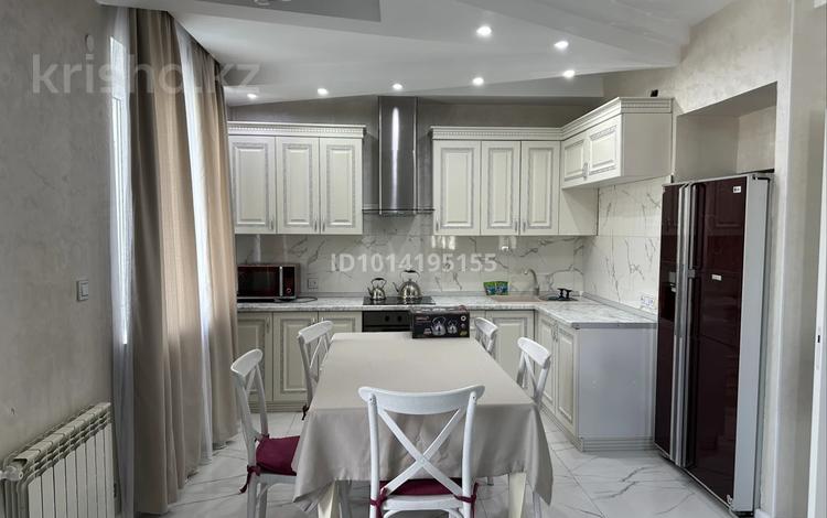 3-комнатная квартира · 70 м² · 13/14 этаж, мкр Самал-1 24 — Жолдасбекова 24 за 600 000 ₸ в Алматы, Медеуский р-н — фото 2