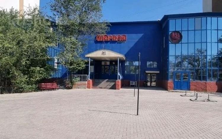 Свободное назначение, офисы, магазины и бутики, склады, общепит, бани, гостиницы и зоны отдыха, фитнес и спорт, медцентры и аптеки, образование, развлечения, конференц-залы, кабинеты и рабочие места, студии · 600 м² за 1.6 млн ₸ в Конаеве — фото 2