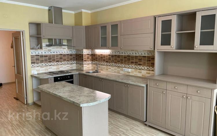 2-комнатная квартира · 87.7 м² · 17/25 этаж, мкр 11 за 26.5 млн 〒 в Актобе — фото 2