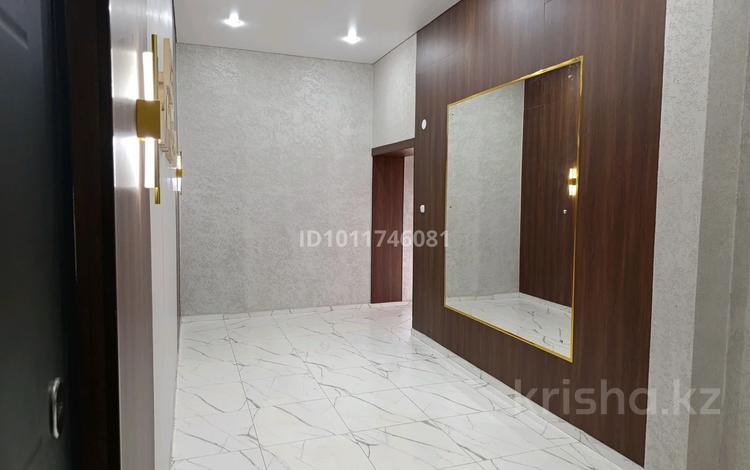 3-бөлмелі пәтер · 110.9 м² · 9/10 қабат, Жеңіс ш/а — Желайевская трасса, бағасы: 47 млн ₸ в Уральске, мкр Женис — фото 90