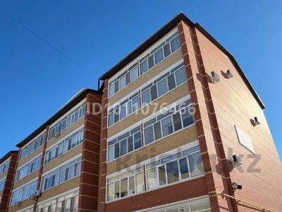 2-бөлмелі пәтер · 59.9 м² · 5/5 қабат, Исатай Батыр 18 — Возле ресторан Ел плаза, бағасы: 19.5 млн ₸ в Уральске