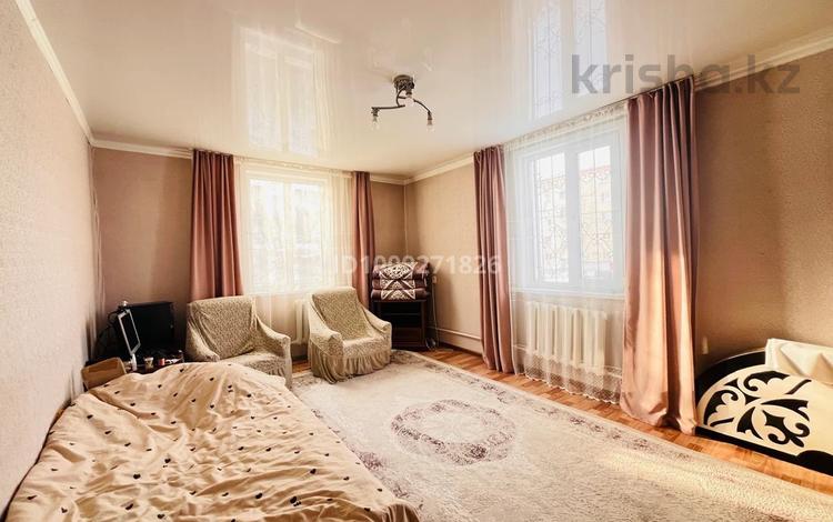 3-бөлмелі пәтер · 60 м² · 2/2 қабат, Баймуканова 101а — Ауельбекова Назарбаева, бағасы: 10 млн ₸ в Кокшетау — фото 2