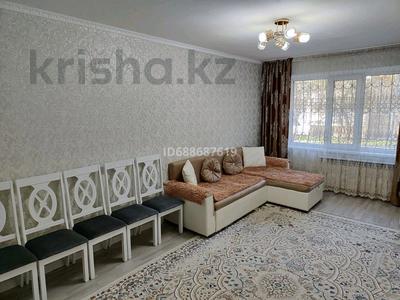 2-комнатная квартира, 47 м², 1/5 этаж помесячно, Самал 27 за 130 000 〒 в Талдыкоргане, мкр Самал
