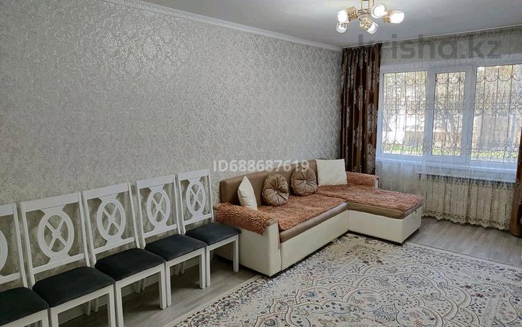 2-комнатная квартира, 47 м², 1/5 этаж помесячно, Самал 27