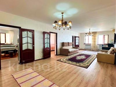 Отдельный дом · 4 комнаты · 172.2 м² · 10 сот., мкр Жулдыз, Аюпова за 28 млн ₸ в Атырау