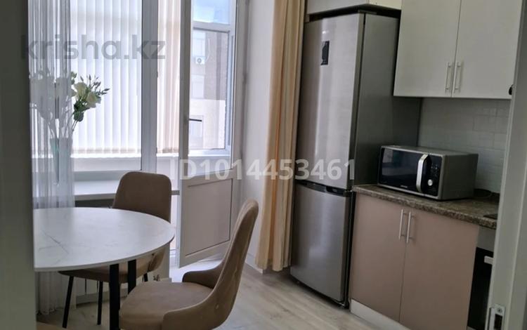 1-комнатная квартира · 38 м² · 8/9 этаж, Улы Дала 35 35 за 250 000 ₸ в Астане, Есильский р-н — фото 2