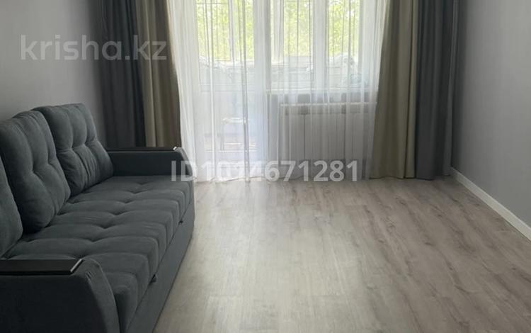3-бөлмелі пәтер · 71 м² · 2/9 қабат, 10 микрорайон, бағасы: 250 000 ₸ в Аксае — фото 2