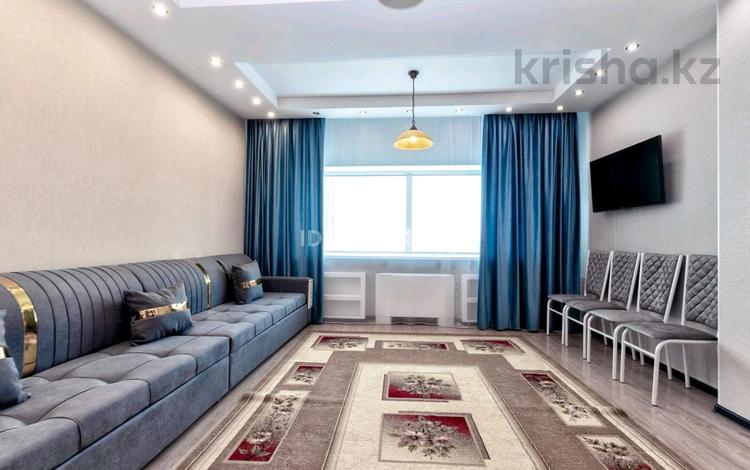 3-комнатная квартира · 110 м² · 35/36 этаж, Достык 5 за 30 000 ₸ в Астане, Есильский р-н — фото 2