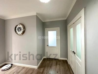 3-комнатная квартира · 104 м² · 3/5 этаж, Александр Бараев 18/2 — Валиханова за 62.5 млн 〒 в Астане, р-н Байконур