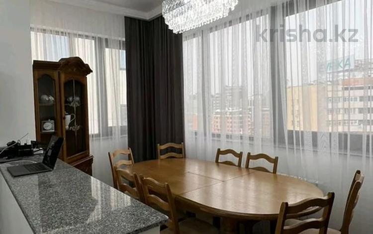 3-комнатная квартира · 106 м² · 10/12 этаж, Мкр. Самал-3 15 за 850 000 ₸ в Алматы, Медеуский р-н — фото 2