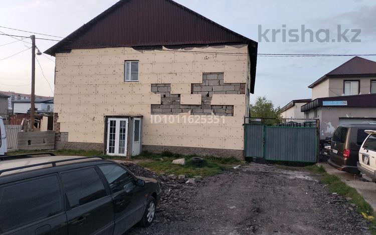 Отдельный дом · 3 комнаты · 300 м², Фахд Бен Абдул Азиз 36 — Бейсекова за 50 млн ₸ в Астане, Сарыарка р-н — фото 2