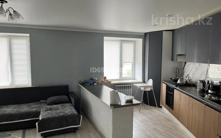 3-комнатная квартира · 78 м² · 5/5 этаж, 4 микрорайон 7 — Возле музыкальной школы за 11.5 млн ₸ в Алге — фото 2