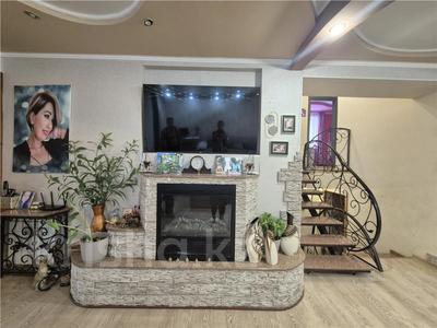 Отдельный дом · 4 комнаты · 164 м² · 8 сот., 9а МКР за 55 млн 〒 в Темиртау