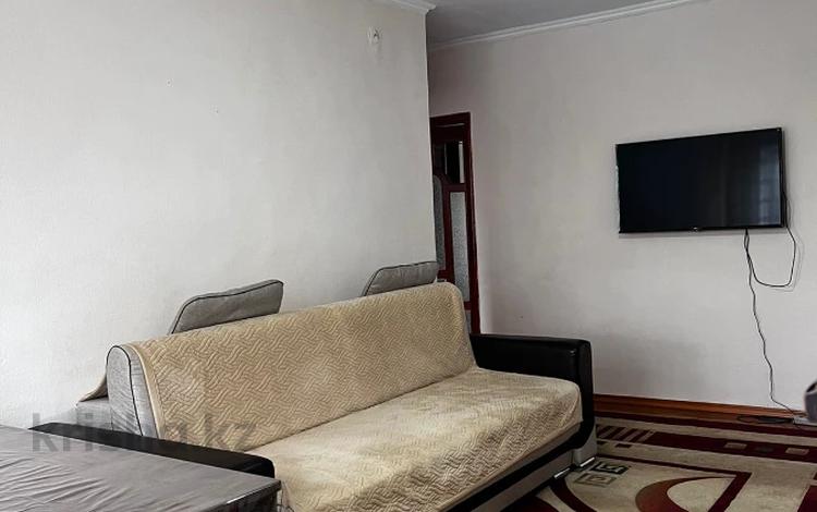 3-комнатная квартира, 54 м², 2/5 этаж, Ниеткалиева за 16 млн 〒 в Таразе — фото 2