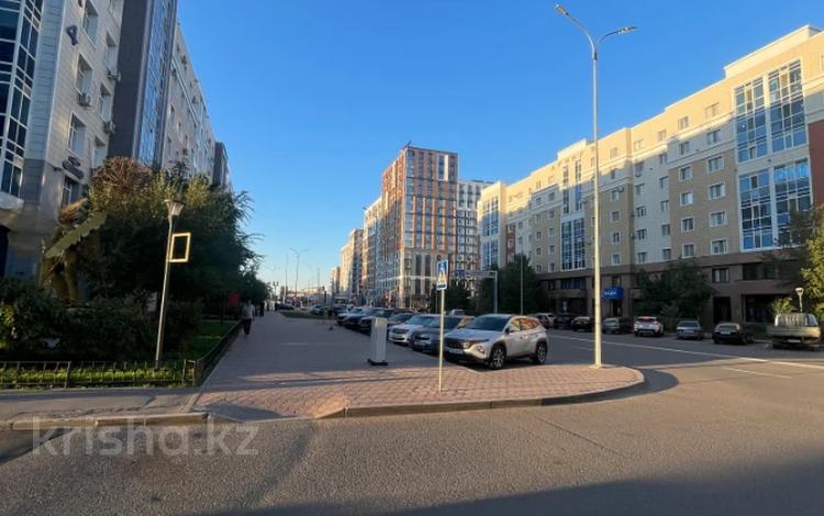 Офисы, магазины и бутики, склады, общепит, салоны красоты, фитнес и спорт, медцентры и аптеки, образование, развлечения, конференц-залы, кабинеты и рабочие места, студии · 99.8 м² за 800 000 ₸ в Астане, Есильский р-н — фото 2