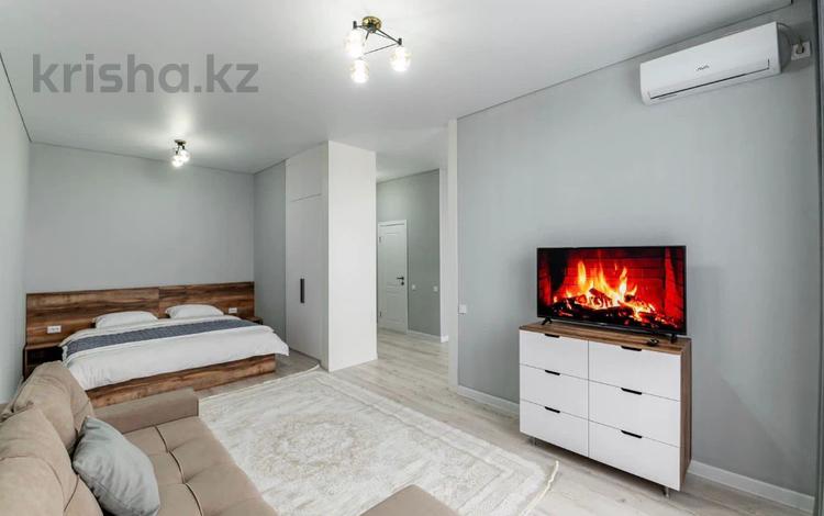 1-комнатная квартира · 45 м² · 3/12 этаж, Аль-Фараби 5 за 36.9 млн ₸ в Астане, Есильский р-н — фото 2