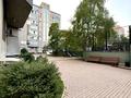 3-комнатная квартира · 165 м² · 3/9 этаж, Богенбай батыра 81 за 189 млн ₸ в Алматы, Медеуский р-н — фото 3