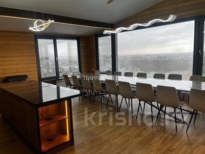 Дом · 5 комнат · 300 м², Центральная за 150 000 〒 в Алматы, Медеуский р-н