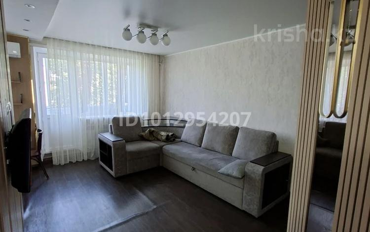 2-бөлмелі пәтер · 47.7 м² · 3/5 қабат, Бауыржана Момышулы 10 — Центр. аптека, центр. площадь, центр. парк, MARWIN, Универ А.Букейхана, бағасы: 200 000 ₸ в Семее — фото 2