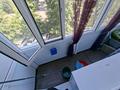 2-бөлмелі пәтер · 47.7 м² · 3/5 қабат, Бауыржана Момышулы 10 — Центр. аптека, центр. площадь, центр. парк, MARWIN, Универ А.Букейхана, бағасы: 200 000 ₸ в Семее — фото 4