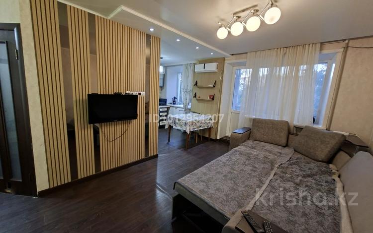 2-бөлмелі пәтер · 47.7 м² · 3/5 қабат, Бауыржана Момышулы 10 — Круглосуточная центральная Аптека, центральная площадь, центральный парк, магазин MARWIN, Медицинский Универ, и Универ Алихана Букейхана, бағасы: 280 000 ₸ в Семее — фото 9