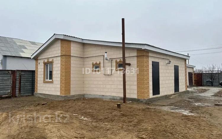 Отдельный дом · 3 комнаты · 100 м² · 9 сот., Керей Закарияулы 253а за 15 млн ₸ в Кульсары — фото 2