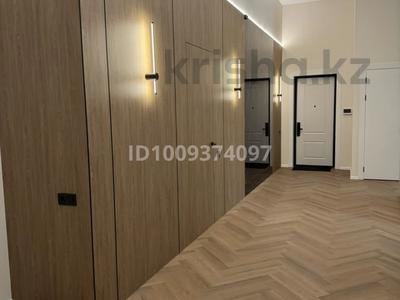 4-комнатная квартира · 221.7 м² · 2/18 этаж, Динмухамеда Кунаева 8а за 230 млн ₸ в Астане, Есильский р-н