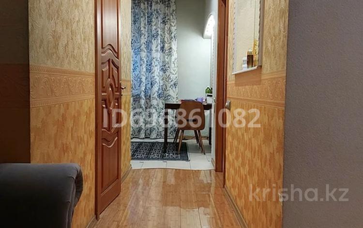 2-бөлмелі пәтер, 65 м², 1/2 қабат, Комиссарова 14 — Ерубаева комиссарова, бағасы: 35 млн 〒 в Караганде, Казыбек би р-н — фото 2