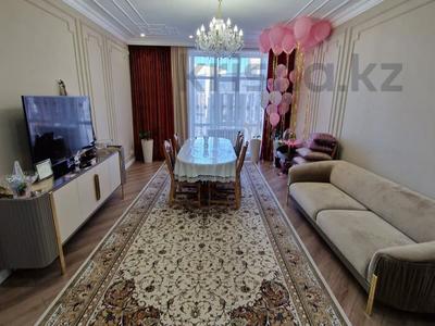 3-комнатная квартира, 96 м², 9/10 этаж, Степной 3 1/4 за 50 млн 〒 в Караганде, Казыбек би р-н