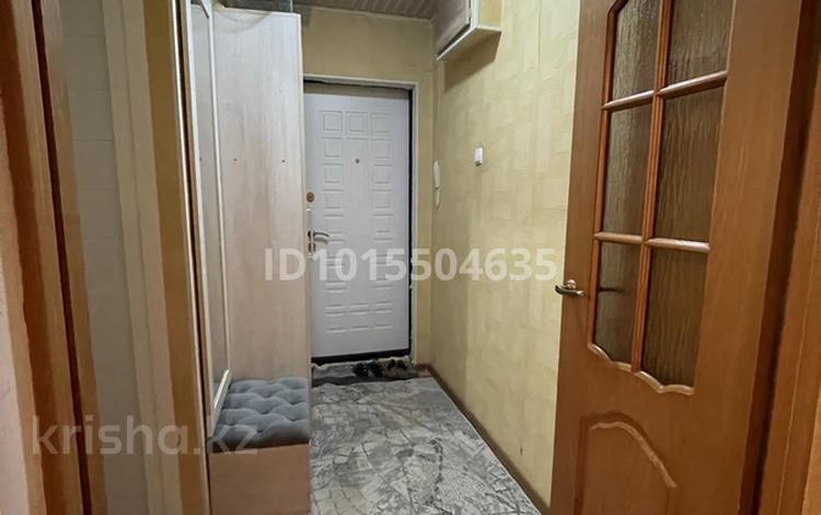 2-бөлмелі пәтер · 50 м² · 2/5 қабат, Акбулак ш/а. 16, бағасы: 130 000 ₸ в Таразе, мкр Акбулак — фото 2