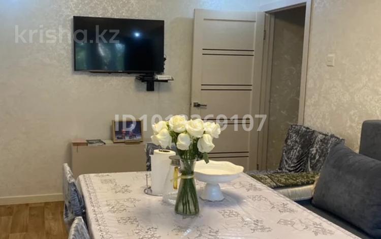 3-комнатная квартира · 57 м² · 3/5 этаж, Майкудук, 12й микрорайон 24 — школы номер 34 за 13.5 млн ₸ в Караганде, Алихана Бокейханова р-н — фото 2