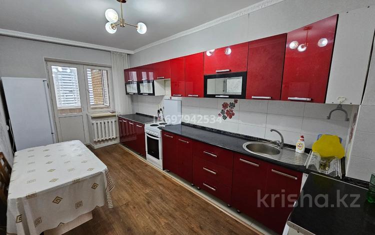 2-комнатная квартира, 57 м², 11/14 этаж, Иманова 41 — Ену, школа Абая