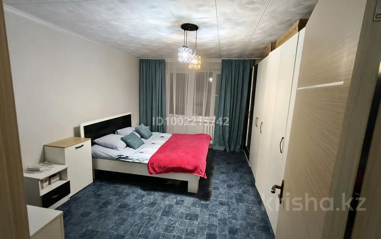 3-комнатная квартира · 75 м² · 1/5 этаж, Жайсан(6кв) — Возле бани Тонус за 16 млн ₸ в Шу — фото 3