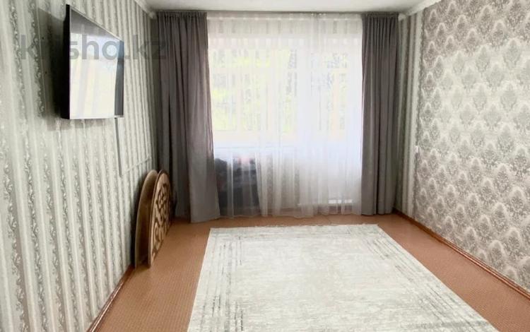 3-комнатная квартира · 62 м² · 4/5 этаж, Майкудук, 11а микрорайон за 17 млн ₸ в Караганде, Алихана Бокейханова р-н — фото 2