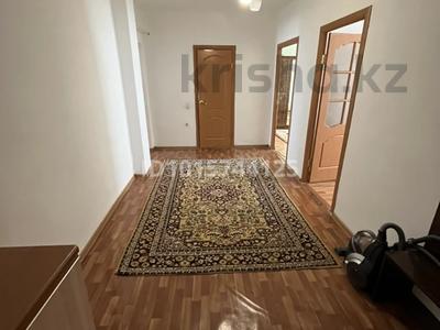 2-бөлмелі пәтер · 72 м² · 8/9 қабат, Аманшина 72 — проспект Султана Бейбарыса, бағасы: 190 000 ₸ в Атырау
