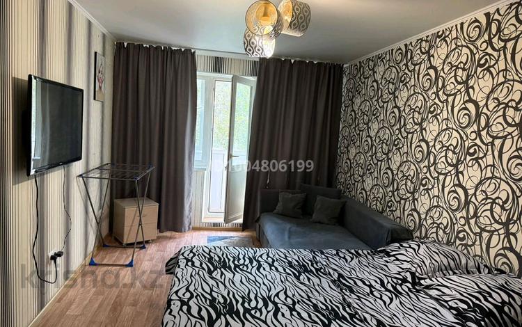 1-комнатная квартира · 33 м² · 2/5 этаж, Независимости 21 — Пассаж за 12 000 〒 в Темиртау — фото 2