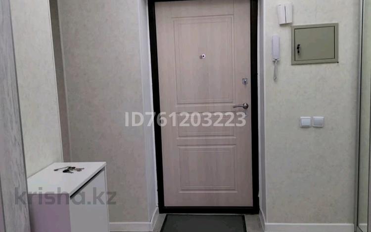 1-комнатная квартира · 63 м² · 2/9 этаж, мкр. Алтын орда, Батыс 2 57 — Шикарная квартира в элитном доме, в 5 м от гипер. Дины за 250 000 ₸ в Актобе — фото 4