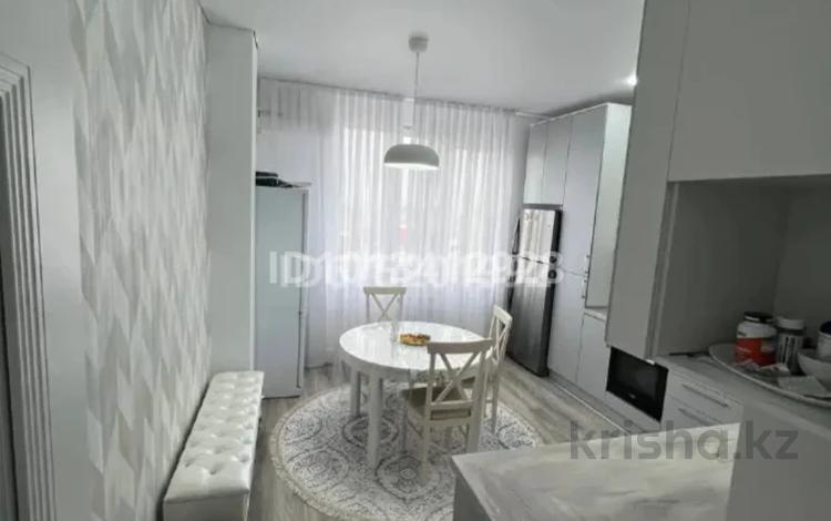 2-комнатная квартира · 80 м² · 5/9 этаж, мкр Нурсая-3, Абулхайыр хана 74-1 за 400 000 ₸ в Атырау — фото 2