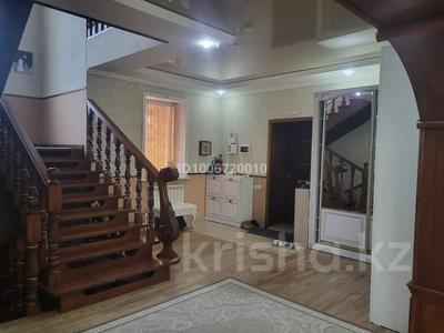 Отдельный дом · 4 комнаты · 350 м² · 8 сот., Наурызбай Батыра 103 — Каныш Сатпаева за 150 млн 〒 в Кокшетау