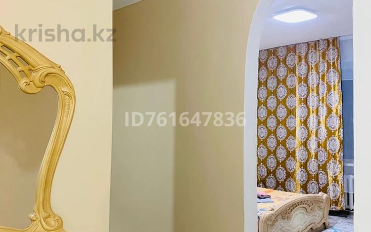 2-комнатная квартира · 52 м² · 1/3 этаж, Абылайхана 18 — Райымбек батыр Абылайхана за 15 000 ₸ в Алматы, Алмалинский р-н — фото 8