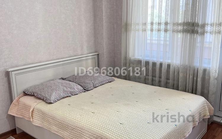 2-комнатная квартира · 60 м² · 4/10 этаж, мкр Аксай-1А 27б — Төле би момышұлы за 250 000 ₸ в Алматы, Ауэзовский р-н — фото 2