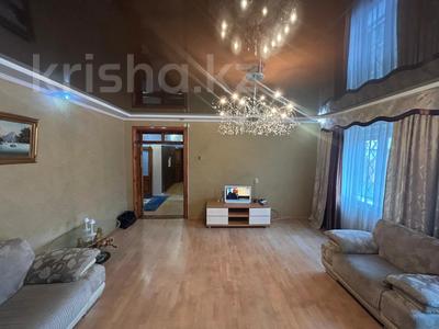 Отдельный дом · 6 комнат · 270 м² · 10 сот., Гагарина 29 за 45 млн 〒 в Экибастузе